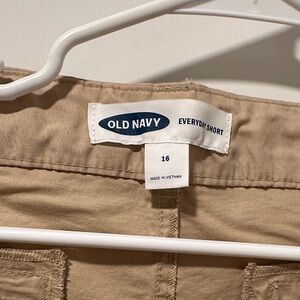 Old Navy Everyday Shorts in Beige